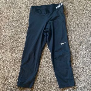 Nike pro capri leggings